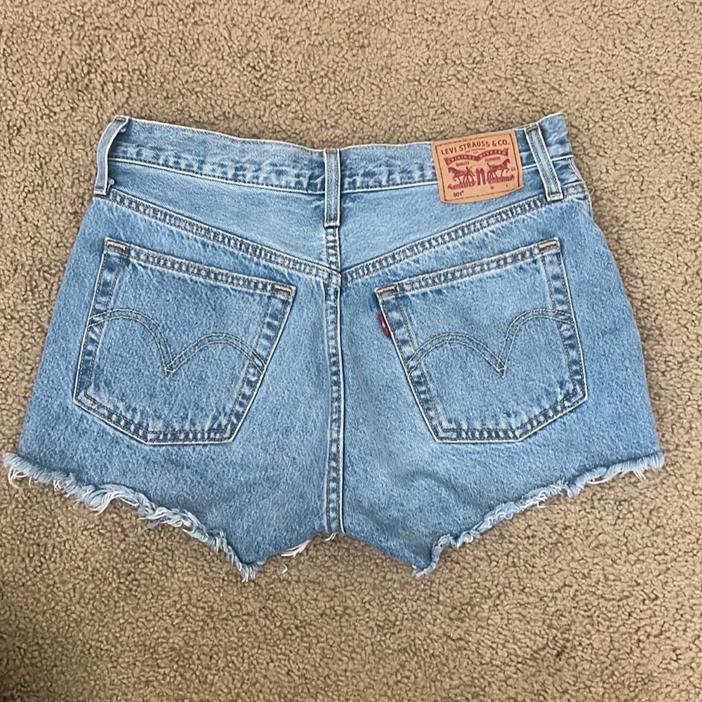 LEVI’S denim shorts